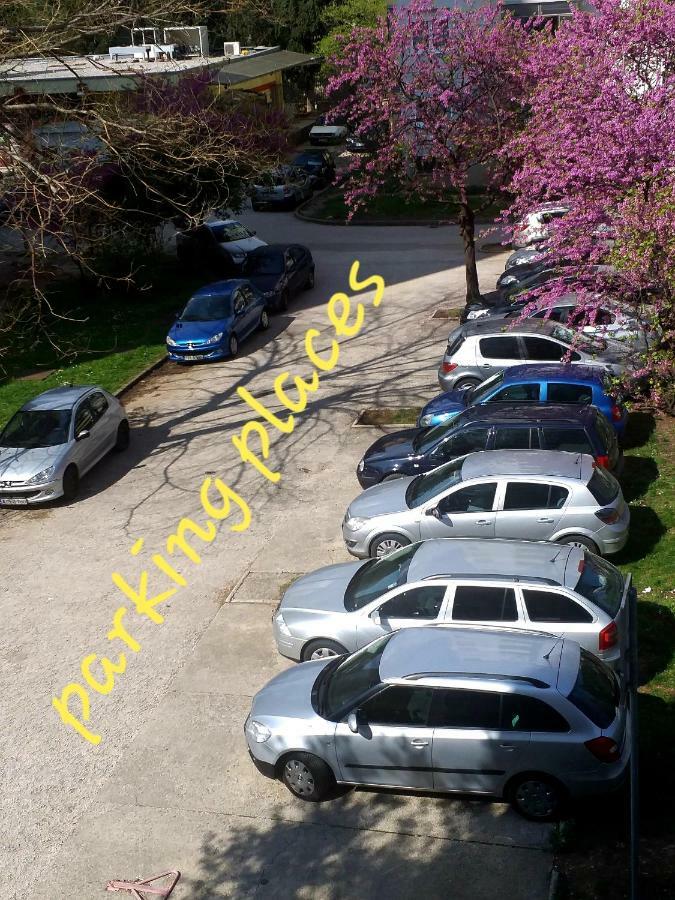 Apartman Simple โมสตาร์ ภายนอก รูปภาพ